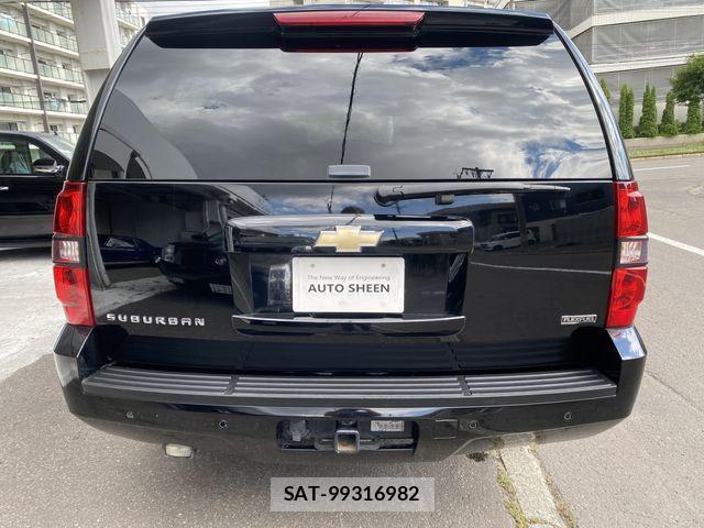 Chevrolet SUBURBAN 2012-01 1235327-25