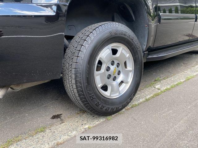 Chevrolet SUBURBAN 2012-01 1235327-27