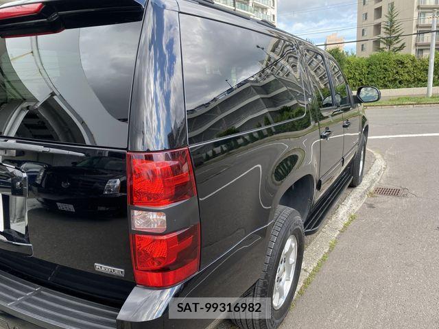 Chevrolet SUBURBAN 2012-01 1235327-29