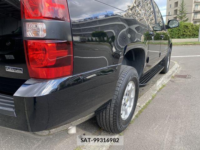 Chevrolet SUBURBAN 2012-01 1235327-7