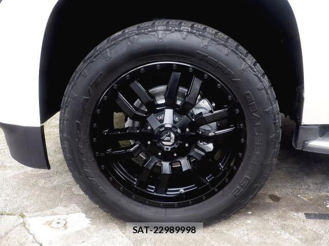 Chevrolet SUBURBAN 2014-08 8034793-6