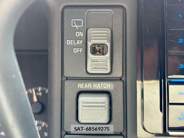 Chevrolet SUBURBAN 1996-07 8883403-27