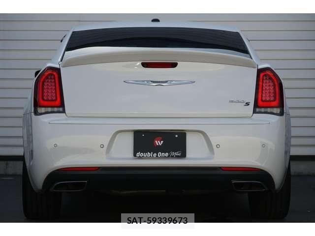 Chrysler 300 2016-05 7721874-10