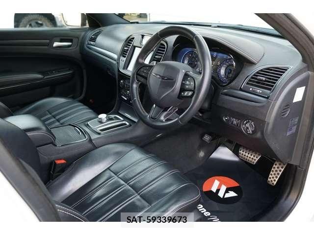 Chrysler 300 2016-05 7721874-12