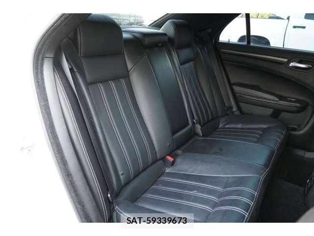 Chrysler 300 2016-05 7721874-17