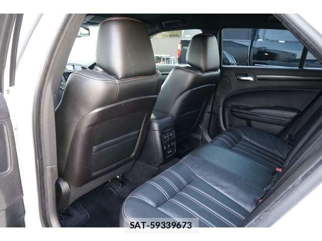 Chrysler 300 2016-05 7721874-18