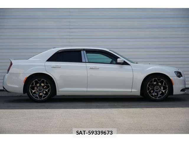 Chrysler 300 2016-05 7721874-7