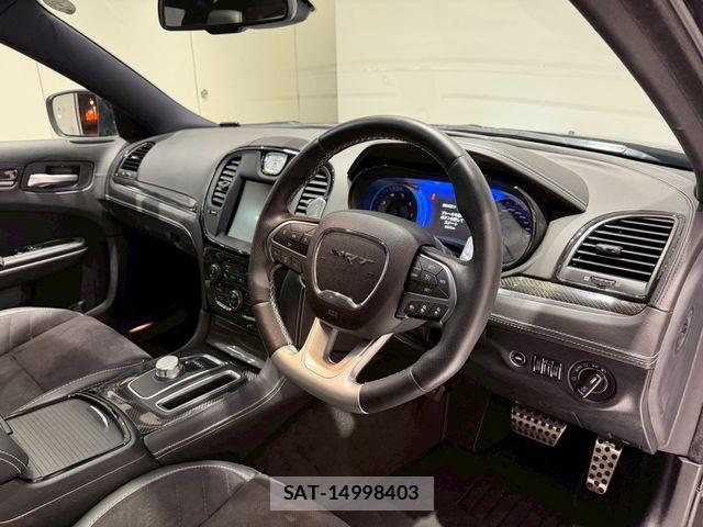 Chrysler 300 2017-04 7721873-12