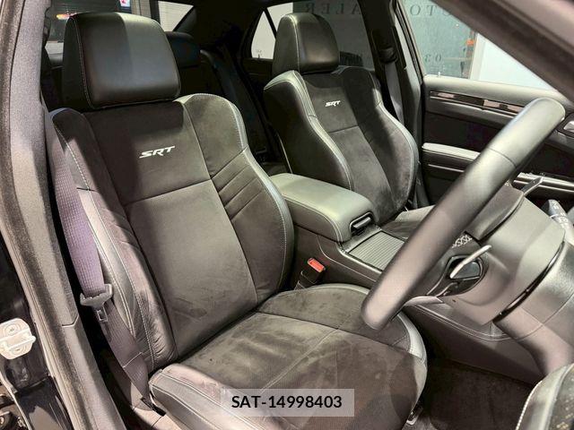 Chrysler 300 2017-04 7721873-13