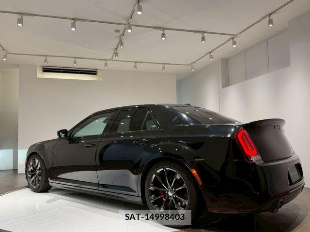 Chrysler 300 2017-04 7721873-5