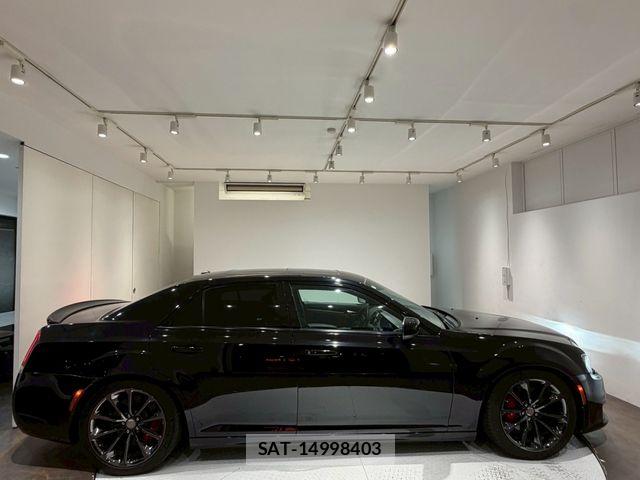 Chrysler 300 2017-04 7721873-8