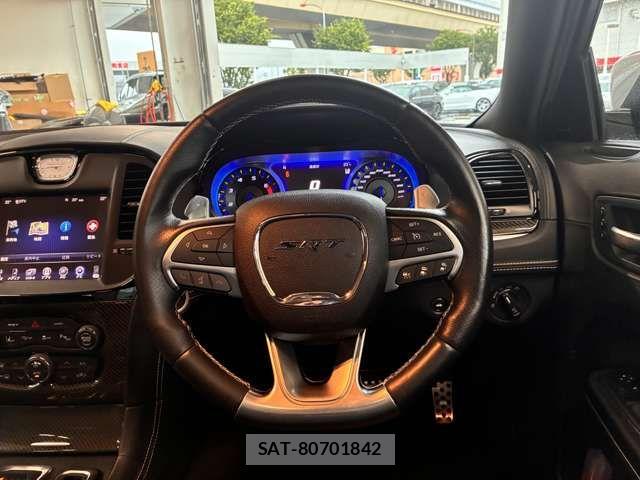 Chrysler 300 2016-11 8034816-11