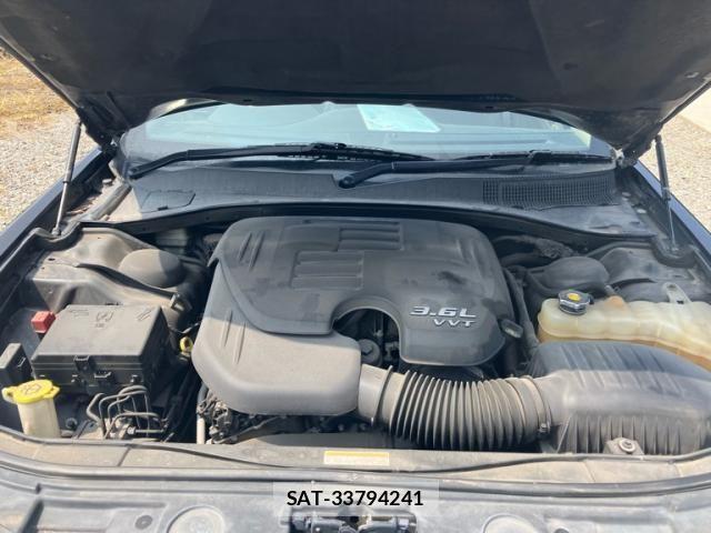 Chrysler 300 2013-10 8098481-10