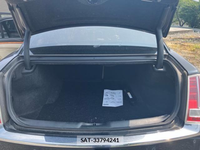 Chrysler 300 2013-10 8098481-11