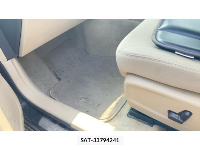 Chrysler 300 2013-10 8098481-22
