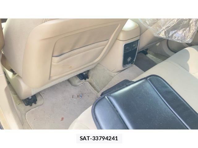 Chrysler 300 2013-10 8098481-23