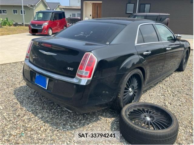 Chrysler 300 2013-10 8098481-2