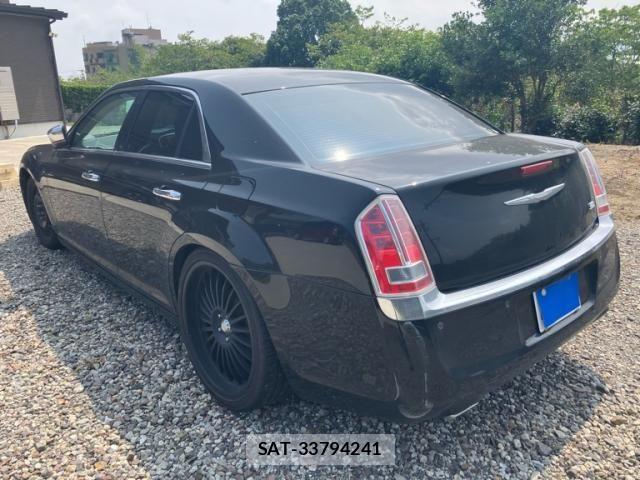 Chrysler 300 2013-10 8098481-3