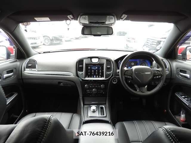 Chrysler 300 2016-01 8206832-4