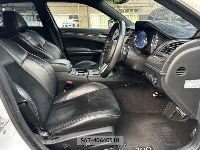 Chrysler 300 2013-06 8313666-12