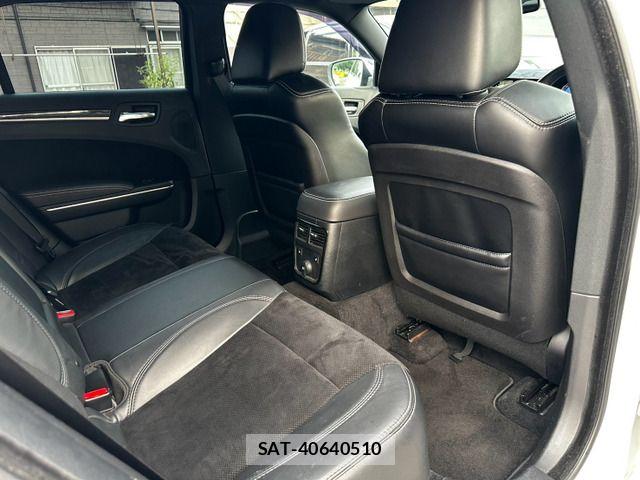 Chrysler 300 2013-06 8313666-17