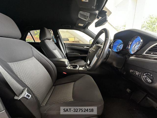 Chrysler 300 2013-07 8335219-11