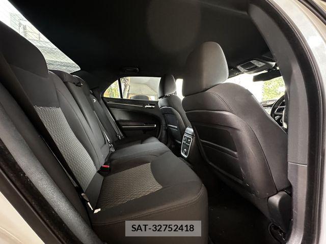 Chrysler 300 2013-07 8335219-12