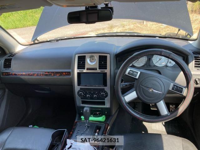 Chrysler 300C 2009-05 8034818-12