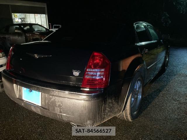 Chrysler 300C 2006-02 8658406-6