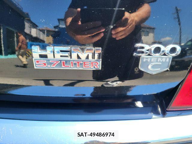 Chrysler 300C 2012-12 1084559-17