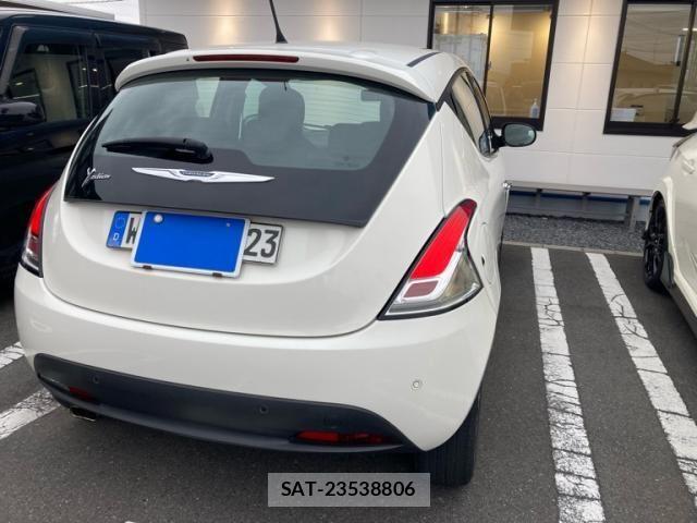 Chrysler YPSILON 2014-05 7326187-9