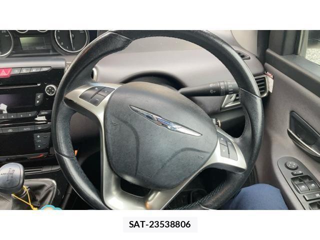 Chrysler YPSILON 2014-05 7326187-16