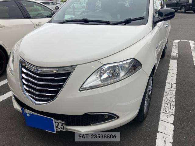 Chrysler YPSILON 2014-05 7326187-1