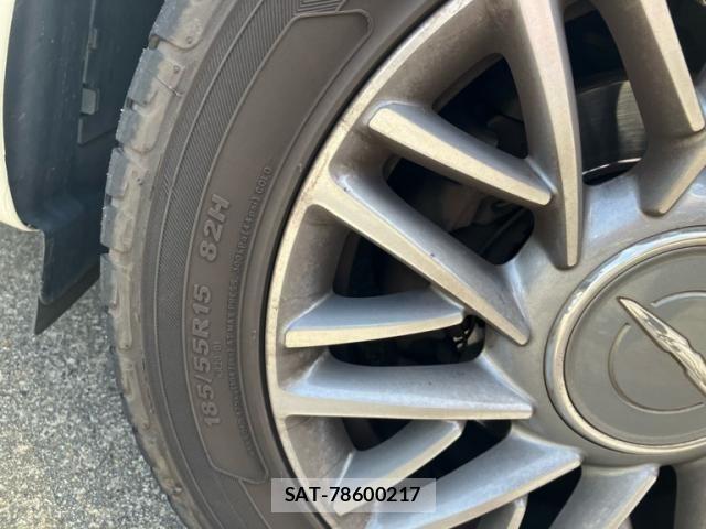 Chrysler YPSILON 2014-03 7783454-9