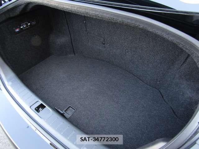 Nissan CIMA HYBRID 2015-04 1305639-12