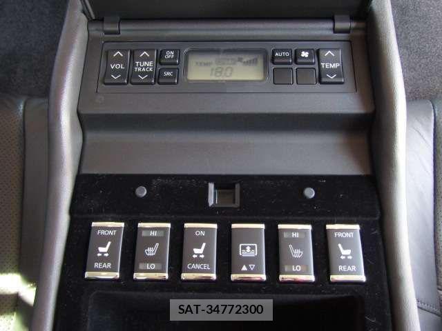 Nissan CIMA HYBRID 2015-04 1305639-3