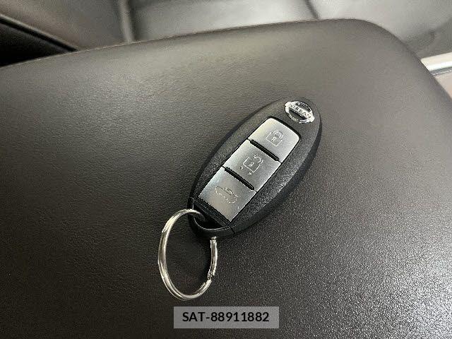 Nissan CIMA HYBRID 2014-10 7875759-25