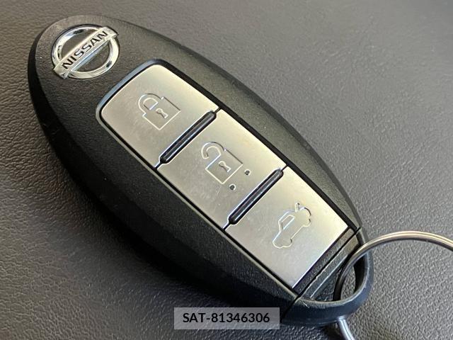 Nissan CIMA HYBRID 2017-09 8411624-23