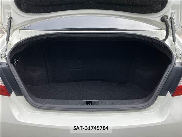 Nissan CIMA HYBRID 2012-06 8870636-12