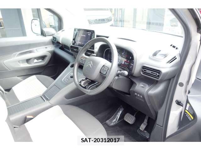 Citroen BERLINGO 2022-04 7216074-3