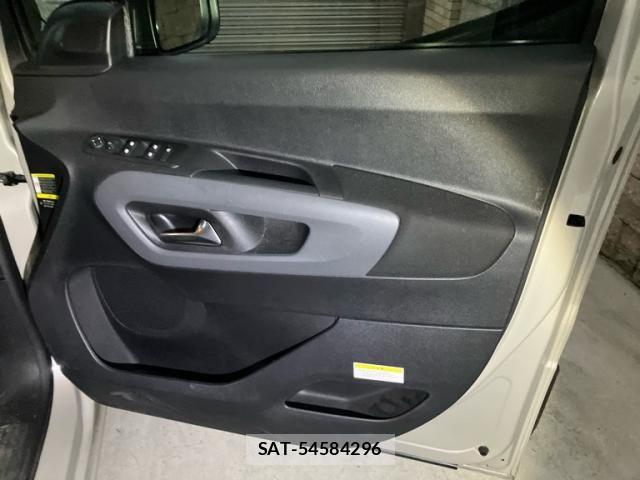 Citroen BERLINGO 2023-09 8365133-12