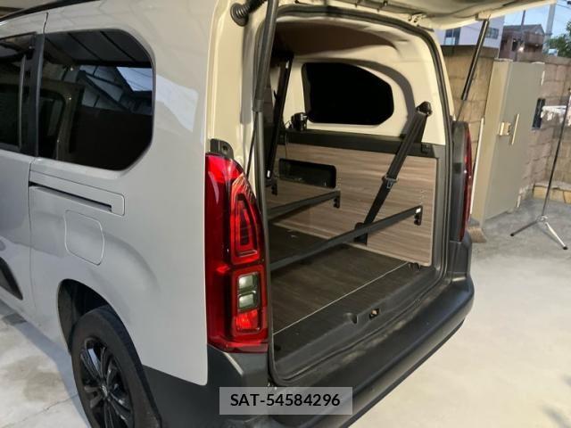 Citroen BERLINGO 2023-09 8365133-3