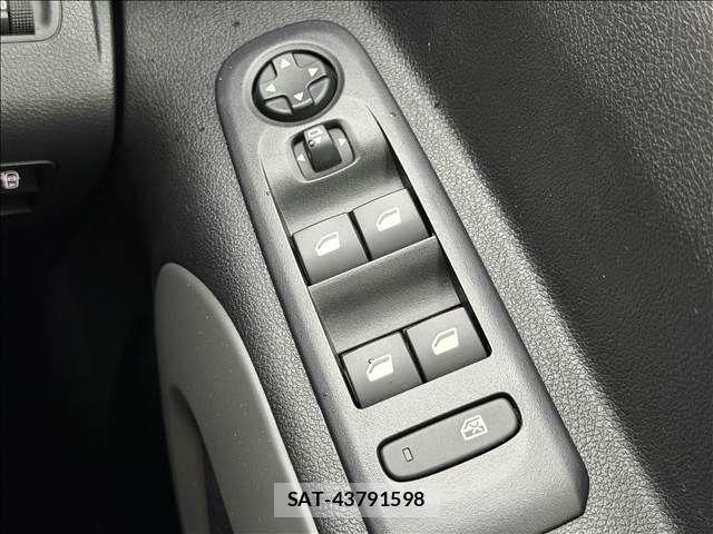 Citroen BERLINGO 2023-07 8828225-26