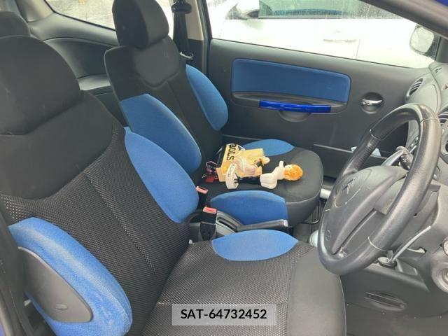 Citroen C2 2006-03 8354129-12