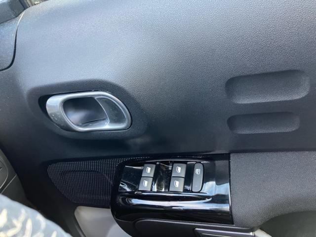 Citroen C3 2018-04 2007396-14
