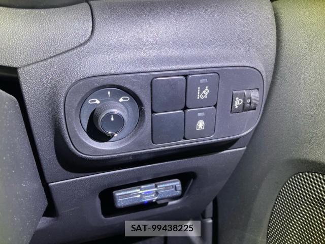 Citroen C3 2018-10 8206836-12