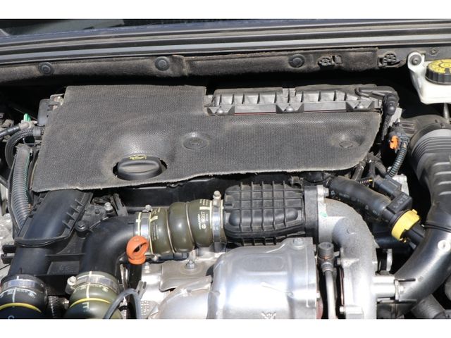 Citroen C4 2018-01 1330055-18