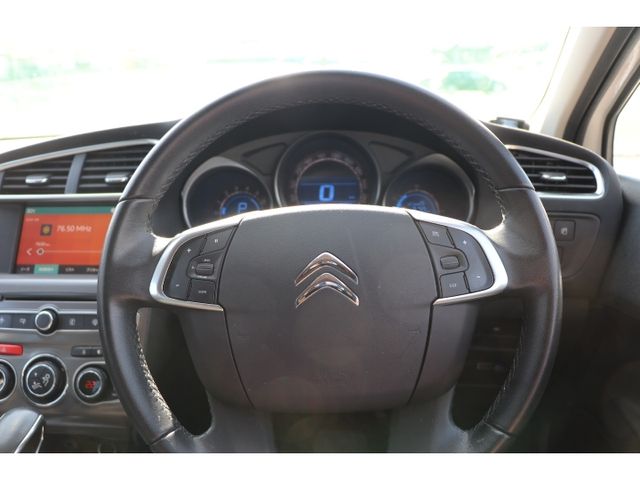 Citroen C4 2018-01 1330055-1