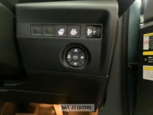 Citroen C4 2022-06 8658418-16