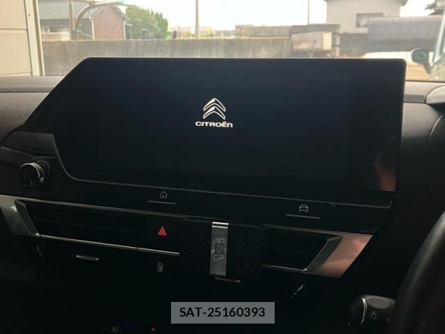 Citroen C4 2022-06 8658418-17